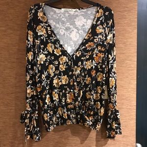 Cute top with tags on- never worn!!